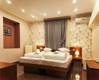 Отель Mia Casa Hotel Yerevan Ереван Стандартный двухместный номер с 1 кроватью или 2 отдельными кроватями-1