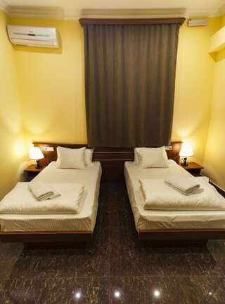 Отель Mia Casa Hotel Yerevan Ереван Стандартный двухместный номер с 1 кроватью или 2 отдельными кроватями-7