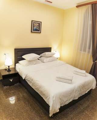 Отель Mia Casa Hotel Yerevan Ереван Стандартный двухместный номер с 1 кроватью или 2 отдельными кроватями-13